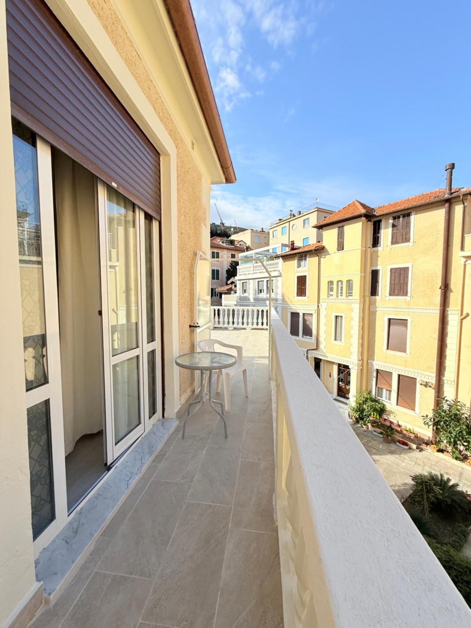 Hotel Fiorenza & Banksia Meuble Alassio Exteriör bild