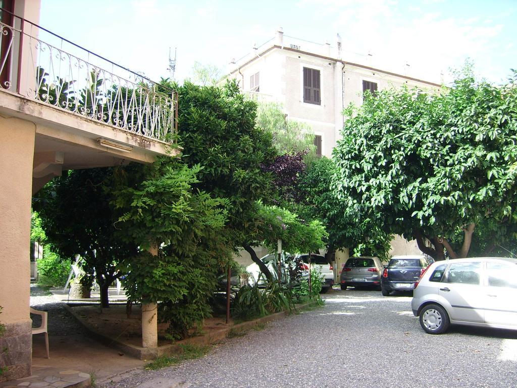 Hotel Fiorenza & Banksia Meuble Alassio Exteriör bild